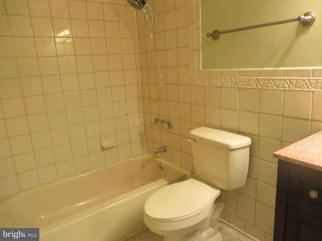 6896 DEER RUN DR, Alexandria, VA 22306