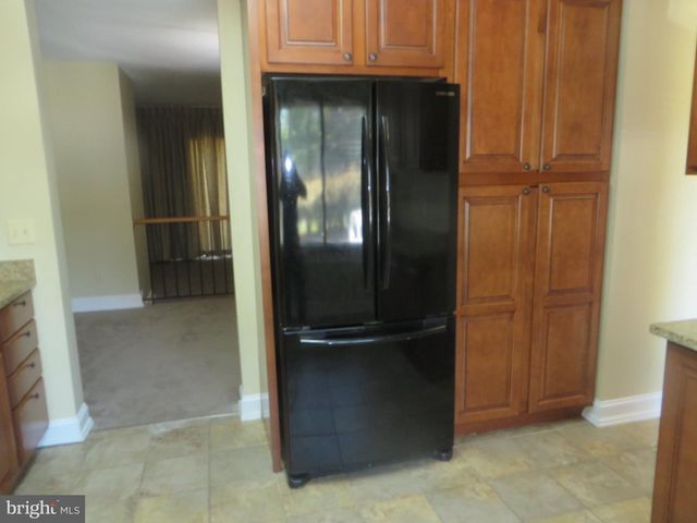 6896 DEER RUN DR, Alexandria, VA 22306