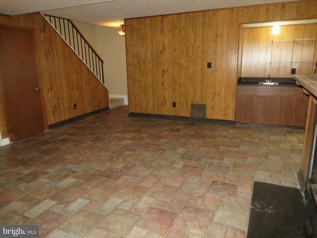 6896 DEER RUN DR, Alexandria, VA 22306