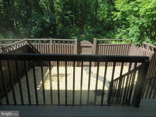 6896 DEER RUN DR, Alexandria, VA 22306