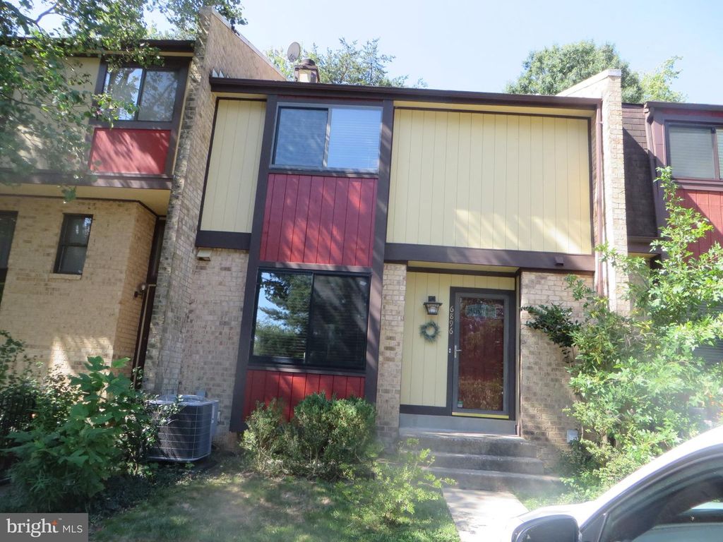 6896 DEER RUN DR, Alexandria, VA 22306