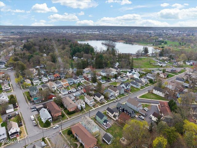 29 Vley Road, Scotia, NY 12302