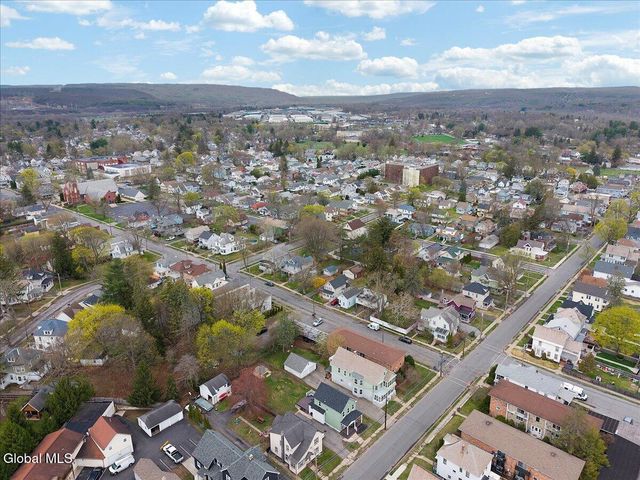 29 Vley Road, Scotia, NY 12302