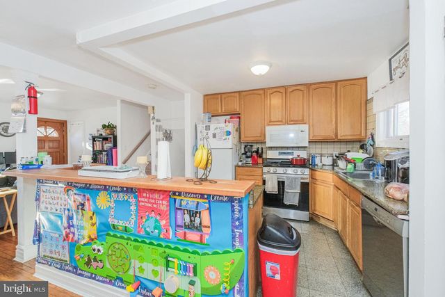 6 AVA AVE, Somerdale, NJ 08083