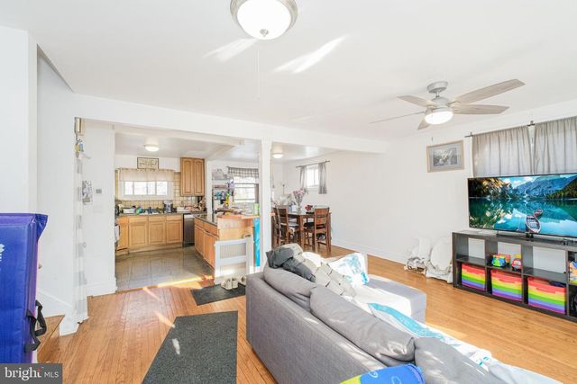 6 AVA AVE, Somerdale, NJ 08083