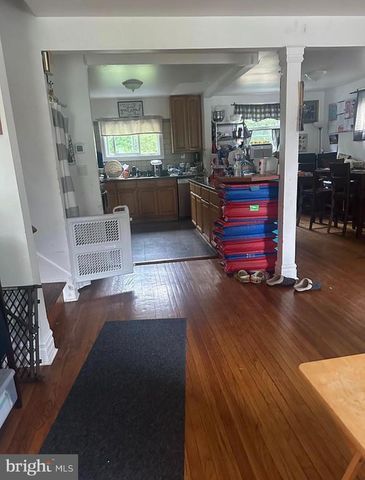 6 AVA AVE, Somerdale, NJ 08083