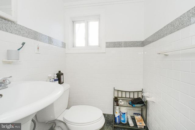 6 AVA AVE, Somerdale, NJ 08083