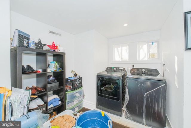 6 AVA AVE, Somerdale, NJ 08083