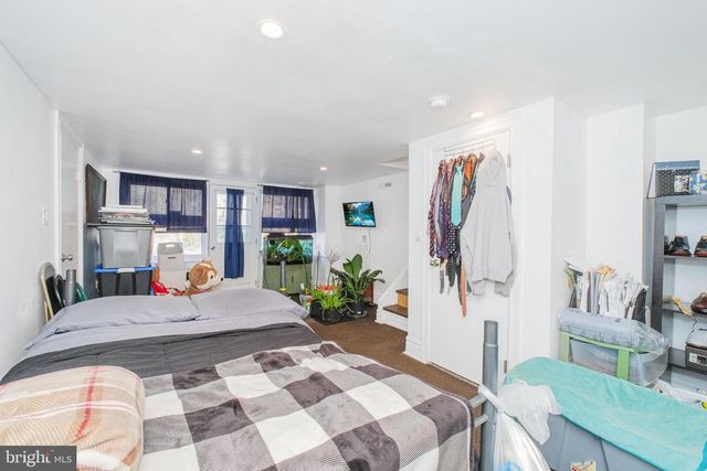 6 AVA AVE, Somerdale, NJ 08083