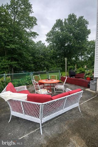 6 AVA AVE, Somerdale, NJ 08083