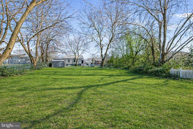 6 AVA AVE, Somerdale, NJ 08083