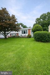 6 AVA AVE, Somerdale, NJ 08083