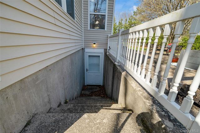 23 Varsity Boulevard, East Setauket, NY 11733