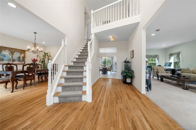 23 Varsity Boulevard, East Setauket, NY 11733