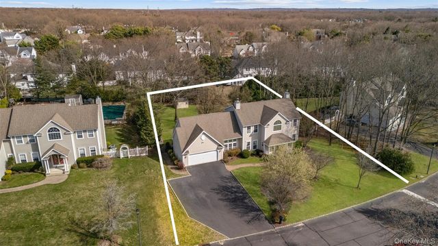 23 Varsity Boulevard, East Setauket, NY 11733