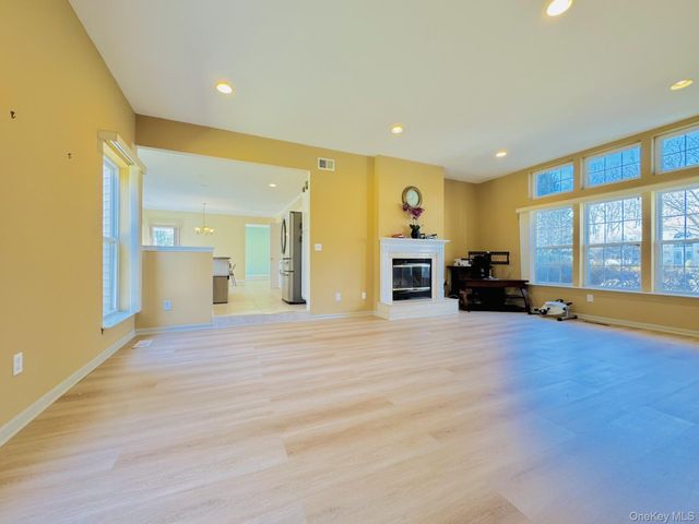23 Varsity Boulevard, East Setauket, NY 11733