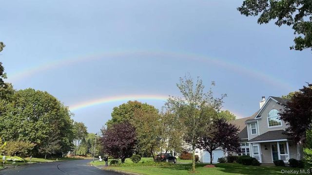 23 Varsity Boulevard, East Setauket, NY 11733