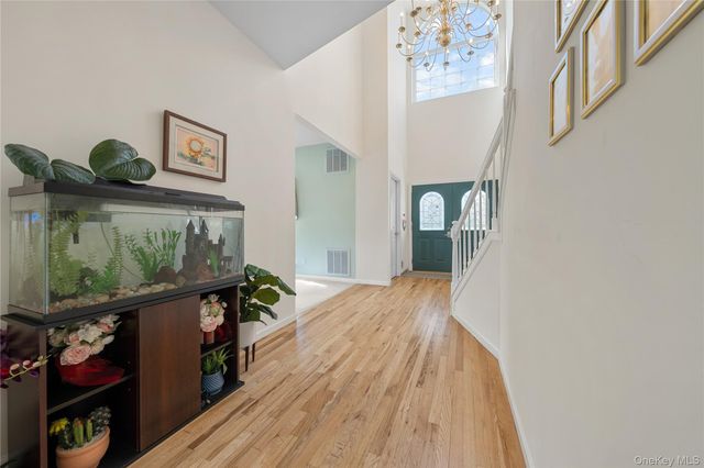 23 Varsity Boulevard, East Setauket, NY 11733