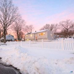 47 Dix Street, West Haven, CT 06516