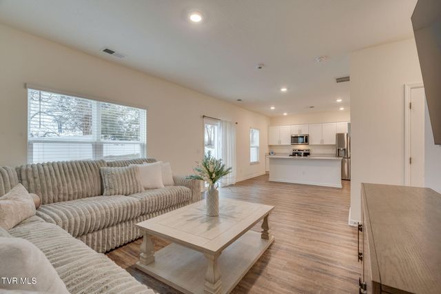 146 Thistle Drive, Bluff City, TN 37618