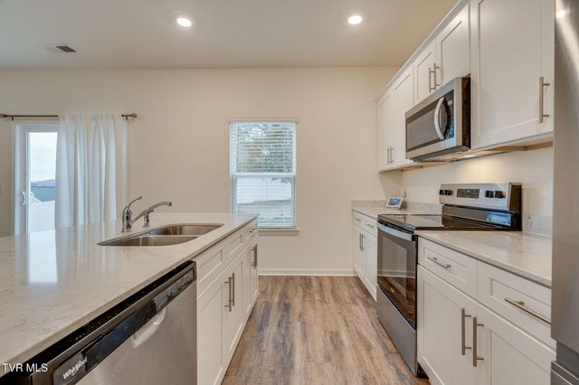 146 Thistle Drive, Bluff City, TN 37618