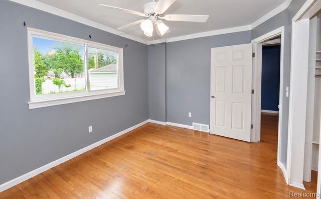 19749 Broadacres Street, Clinton Charter Township, MI 48035