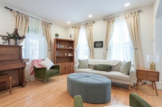 4016 37th Avenue S, Minneapolis, MN 55406