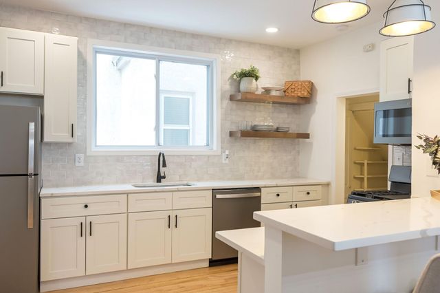 4016 37th Avenue S, Minneapolis, MN 55406