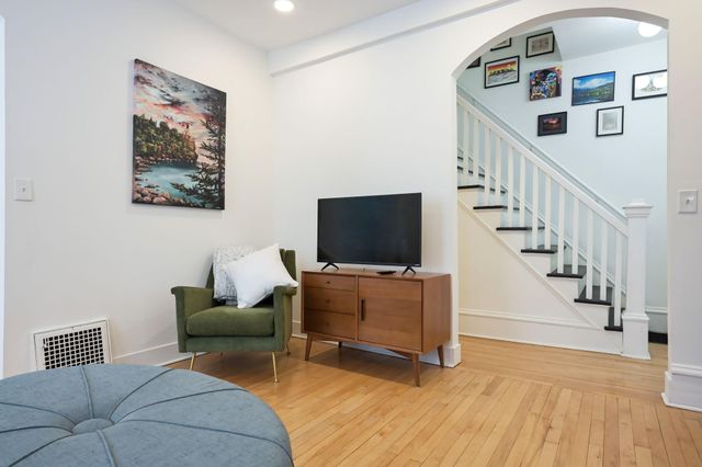 4016 37th Avenue S, Minneapolis, MN 55406