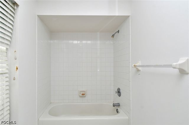 528 Empire AVE S, Lehigh Acres, FL 33974