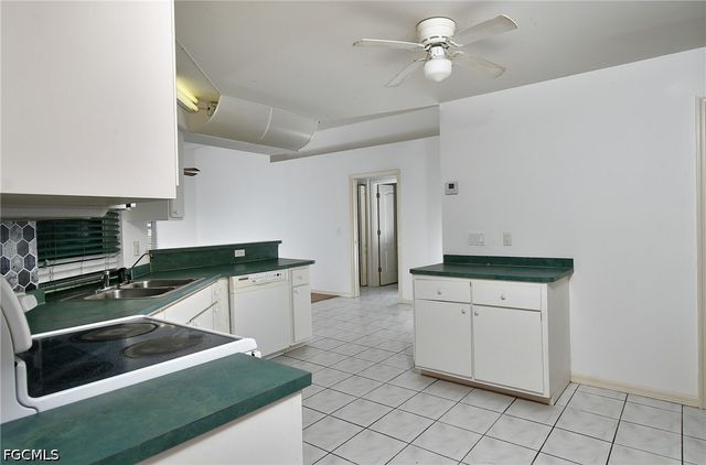 528 Empire AVE S, Lehigh Acres, FL 33974
