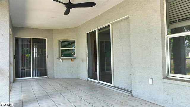 528 Empire AVE S, Lehigh Acres, FL 33974