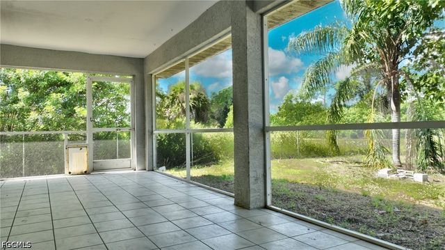 528 Empire AVE S, Lehigh Acres, FL 33974