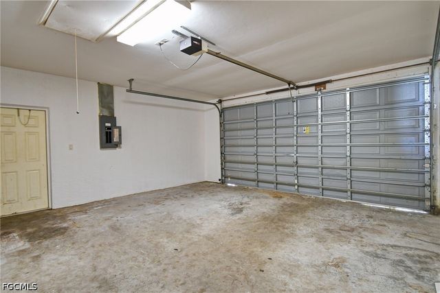 528 Empire AVE S, Lehigh Acres, FL 33974