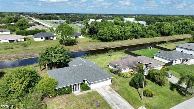 528 Empire AVE S, Lehigh Acres, FL 33974