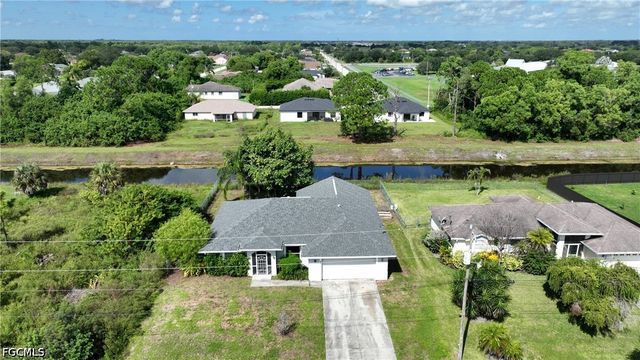 528 Empire AVE S, Lehigh Acres, FL 33974