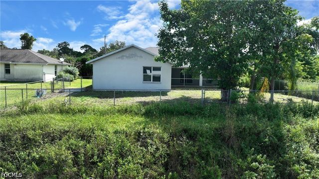 528 Empire AVE S, Lehigh Acres, FL 33974