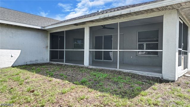 528 Empire AVE S, Lehigh Acres, FL 33974