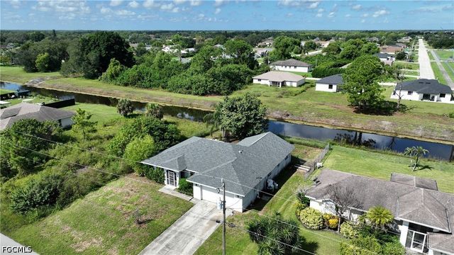 528 Empire AVE S, Lehigh Acres, FL 33974