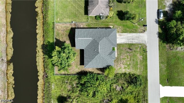 528 Empire AVE S, Lehigh Acres, FL 33974