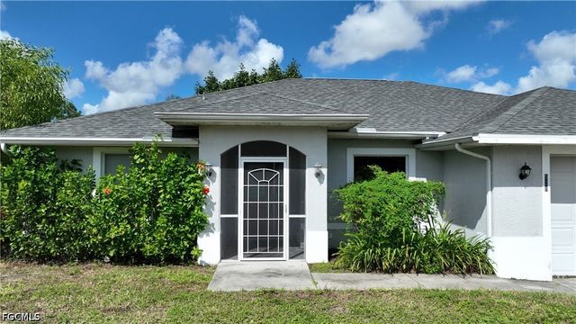 528 Empire AVE S, Lehigh Acres, FL 33974