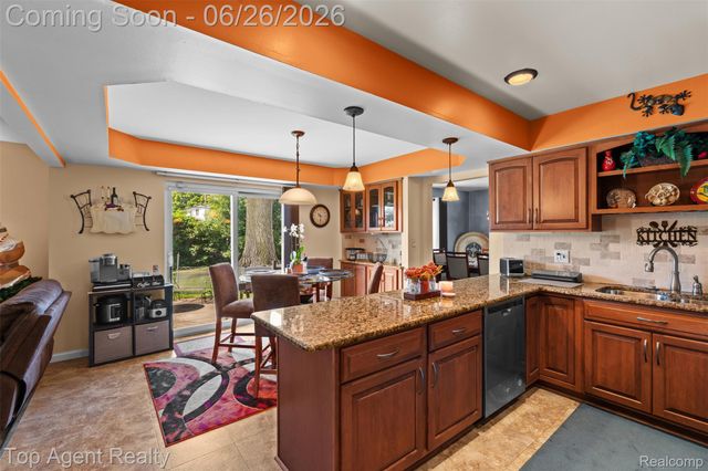 11134 Fairway Drive, Sterling Heights, MI 48312