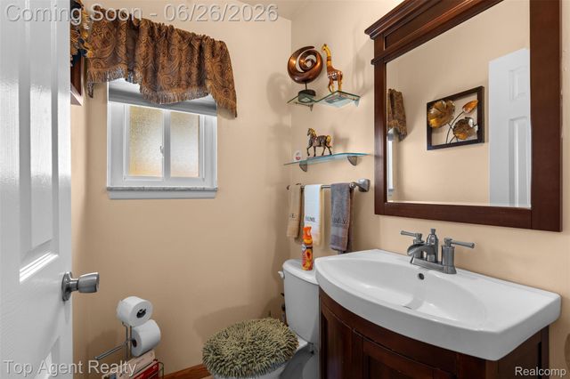 11134 Fairway Drive, Sterling Heights, MI 48312