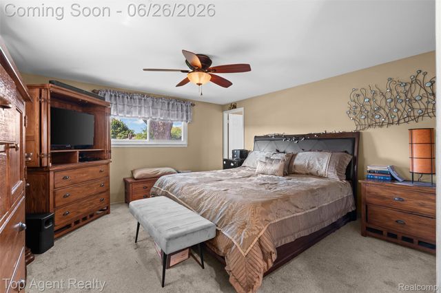 11134 Fairway Drive, Sterling Heights, MI 48312