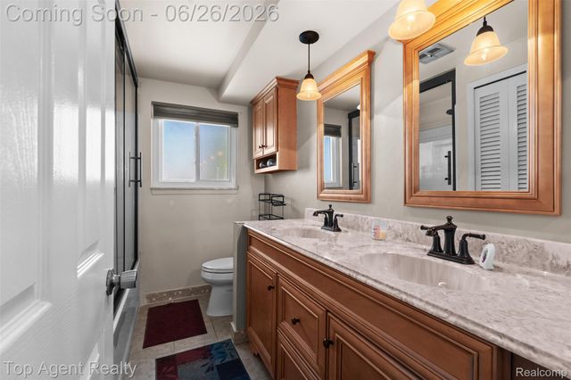 11134 Fairway Drive, Sterling Heights, MI 48312