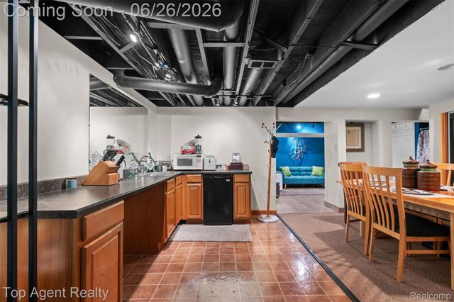 11134 Fairway Drive, Sterling Heights, MI 48312