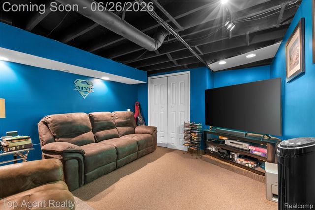 11134 Fairway Drive, Sterling Heights, MI 48312