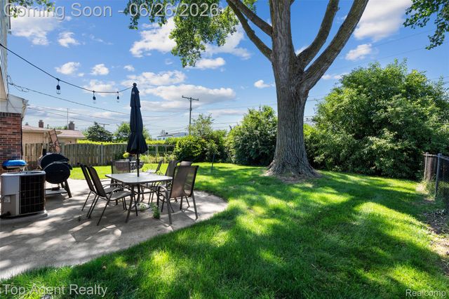 11134 Fairway Drive, Sterling Heights, MI 48312
