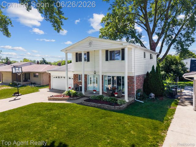 11134 Fairway Drive, Sterling Heights, MI 48312