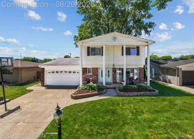 11134 Fairway Drive, Sterling Heights, MI 48312